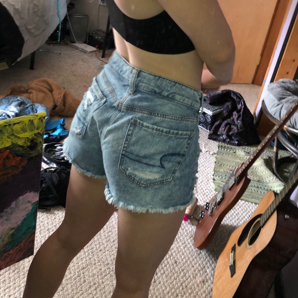 AE SHORTS - Picture 2 of 2